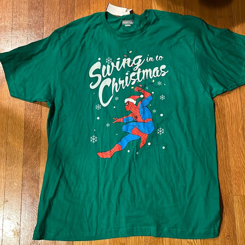 Marvel spider man Christmas t shirt size xl NWT